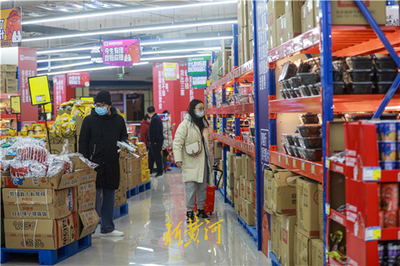 濟(jì)南老商圈煥新顏 引入“網(wǎng)紅”品牌折扣倉，打造沉浸式日用百貨購物新體驗(yàn)